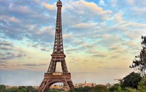 Parisi, jeta mes kursimit dhe gëzimit
