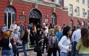 Shtyhet afati për miratimin e bursave për nxënësit e studentët 