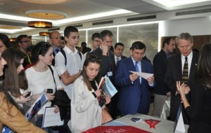Ministri Bajrami në Panairin e Universiteteve Amerikane