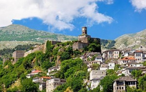 “Prenotoni një dhomë sa më shpejt në Gjirokastër”