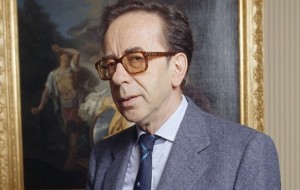 Ismail Kadare bashkon adhuruesit e tij në Paris