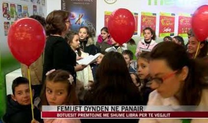 Fëmijët dynden në panair