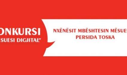 Nxënësit mbështesin mësuesen Persida Toska