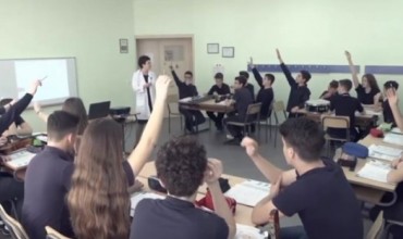 Orë model, lënda Fizikë, Klasa IX, shkolla Dora Distria, Tiranë