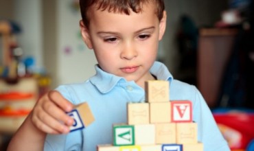 Dita Botërore e Autizmit, le të mësojmë më shumë rreth këtij çrregullimi neurobiologjik