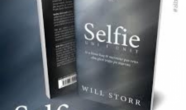 Will Storr rrëfen ç’është “Selfie: Uni i unit”