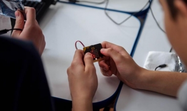 Shkolla "Ali Laçej" në Shkodër që mbron trashëgiminë kulturore duke përdorur pajisjen micro:bit