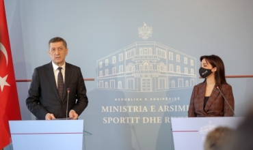 Ministrja e MASR mikpret homologun turk, Ziya Selçuk, Kushi: Thellim bashkëpunimi në arsim dhe shkencë