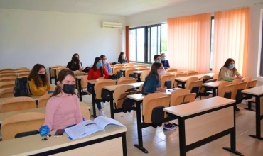 Mësimi në universitete do zhvillohet në auditorë, do lejohen vetëm studentët e vaksinuar