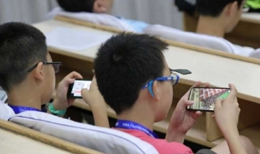 (Keq)përdorimi i telefonave dhe pajisjeve të tjera "smart" nga fëmijët dhe adoleshentët