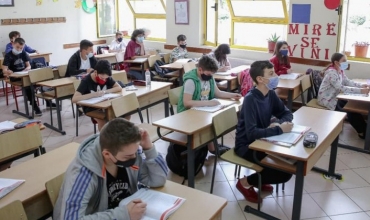 Nxënësit në Shqipëri zhvillojnë 150 orë më pak në vit se fëmijët në BE