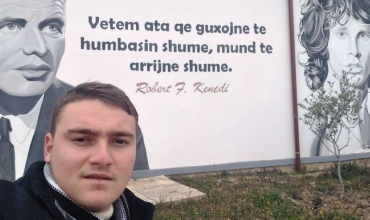 Njihuni me Ervisin, të riun që shkëlqeu në provimet e Maturës Shtetërore dhe vendosi të qëndrojë në Shqipëri