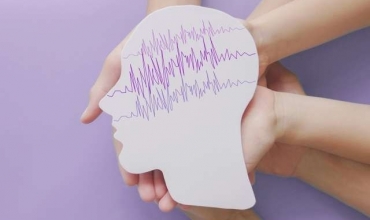 Si të menaxhoni një krizë epilepsie kloniko-tonike në klasë? Orientime për mësuesit