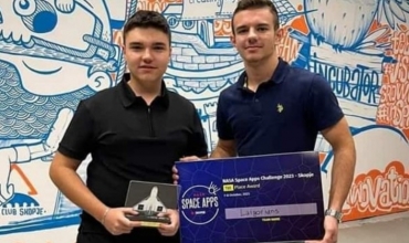 Dy të rinjtë shqiptarë fitojnë konkursin e NASA-s: Kemi punuar deri në 20 orë në ditë për t’ia arritur qëllimit