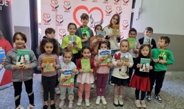 ALBAS dhuron libra për fëmijët shqiptar të shkollës shqipe “Pranë Teje” në Romë 