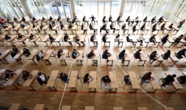 Sot provimi i dytë i Maturës Shtetërore, 28 mijë maturantë do të testohen në lëndën Gjuhë Shqipe dhe Letërsi