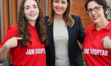 Ministria e Arsimit dhe Sportit do të shpërndajë vitin e ri shkollor mbi 13 mijë libra për shkollat shqipe në diasporë/ Nis Shkolla Verore “Jam Shqiptar”