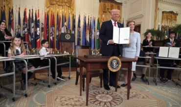 Arsimi në botë/ Presidenti Trump nënshkruan urdhrin ekzekutiv për shpërbërjen e Departamentit të Arsimit