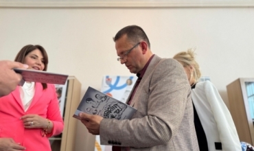 Labirintet e adoleshencës/ Intervistë me Evans Drishtin për sfidat që prindërit dhe mësuesit nuk duhet të anashkalojnë