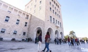 Banka Botërore për arsimin e lartë në Shqipëri: Cilësi e dobët, kurrikula të vjetra, larg kërkesave të tregut të punës