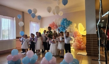 Një letër falënderimi për Entela Pojanakun, mësuesen e klasës së parë që mbolli dashuri dhe ëndrra...