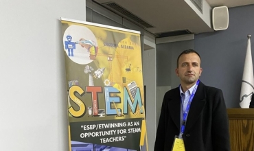 Shqiptari Mentor Kovaçi shpallet fitues i Çmimit për Entuziastët e Scientix në Fushatën Evropiane STEM 2025