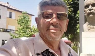 “Nëntori i kuq”, poezi nga Dritan Staro dedikuar 28 Nëntorit