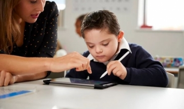 Mësuesi ndihmës dhe fëmijët me nevoja të veçanta