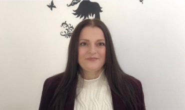 Metodat dhe metodologjit&euml; q&euml; p&euml;rdoren me nx&euml;n&euml;sit me autiz&euml;m n&euml; shkollat e zakonshme