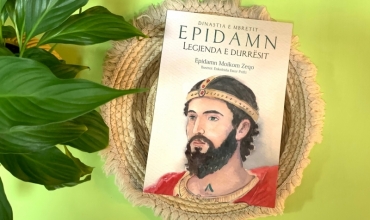 Dinastia e Epidamnit - Legjenda e Durr&euml;sit para Luft&euml;s s&euml; Troj&euml;s - Botim i ALBAS-it