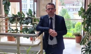 M&euml;suesit nuk edukojn&euml; thjesht dhe vet&euml;m nj&euml; brez t&euml; ri, por disa brezni nj&euml;herazi - Nga Evans Drishti 