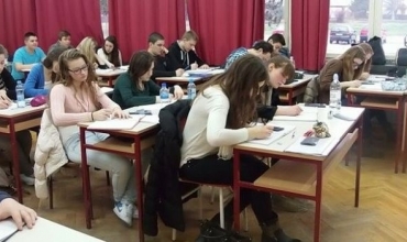 Drejt Provimeve t&euml; Lirimit: P&euml;rgjigjet e sakta dhe udh&euml;zimet p&euml;r esen&euml; e paraprovimit nga m&euml;suesi Erget Cenolli