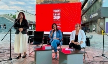 Rita Petro takon lexuesit n&euml; Shkup, "Poema e munges&euml;s" n&euml; qend&euml;r t&euml; nj&euml; mbr&euml;mjeje letrare