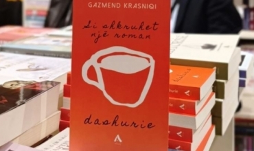 Albas fiton &Ccedil;mimin n&euml; Proz&euml; n&euml; Panairin e Librit n&euml; Kosov&euml; me romanin &ldquo;Si shkruhet nj&euml; roman dashurie&rdquo; t&euml; Gazmend Krasniqit