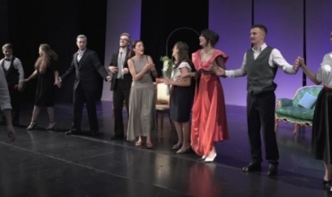Regjisorja Ermela Ruri: "Testamenti i Ri" nga gjimnazist&euml;t e "Ismail Qemalit", nj&euml; performanc&euml; q&euml; tejkaloi gar&euml;n!