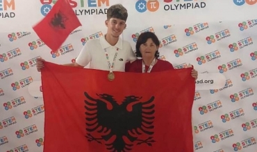 Epopeja Loris Qose, gjeniu i matematik&euml;s nga C&euml;rriku q&euml; po befason bot&euml;n