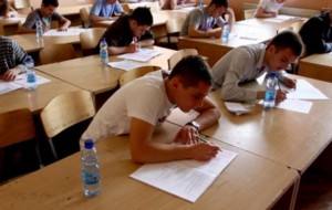 40.392 maturantë i nënshtrohen provimit të gjuhës dhe letërsisë