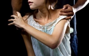 Çfarë lloj sjelljesh konsiderohen si abuzime seksuale?