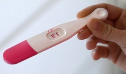 A mbetesh shtatzënë përpara mestruacioneve të para?