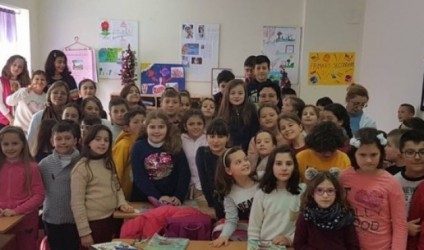 Poroçani bashkëbisedim me nxënësit në shkollën "J. De Rada"