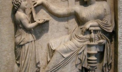 Një laptop në skulpturën e lashtë greke?