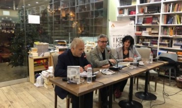 Gazmend Kapllani promovon librin, "I keqi i vetes" përtej letërsisë së emigracionit 