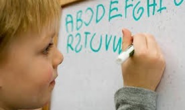 Shembuj të fëmijëve me disleksi dhe vështirësi në të nxënë.