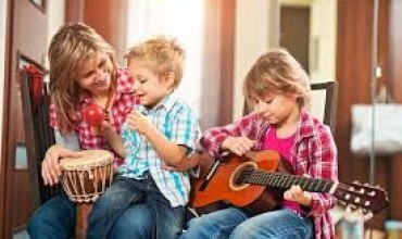Flet shkenca: Jo celular, jepuni fëmijëve një instrument muzikor për këto arsye