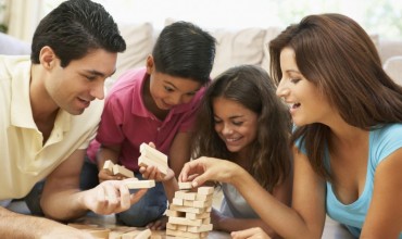 Lojëra që mund të realizoni në kushte shtëpie, duke përfshirë të gjithë pjesëtarët e familjes