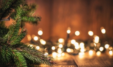 Krishtlindja, festa e shenjtë e paqes dhe e dashurisë, zanafilla dhe traditat