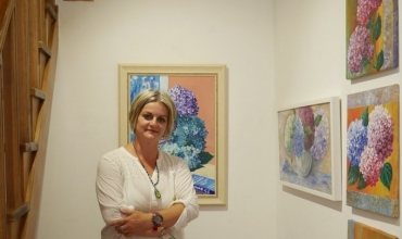  “Luleborë”- ekspozita që vulosi talentin si piktore të mësueses shkodrane Teuta Lagja 