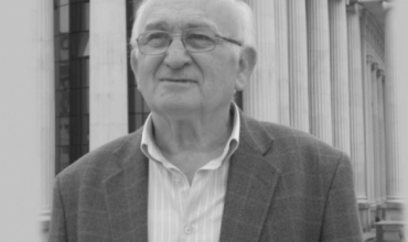 Profesor Xhevat Lloshi, njëri nga personalitetet  e gjuhësisë shqiptare, mbush sot 85 vjeç 