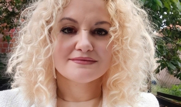 Manushaqe Hoxha Laçi: Koha të ringrejmë në lartësinë e duhur dhe të mbajmë të pastër figurën e mësuesit