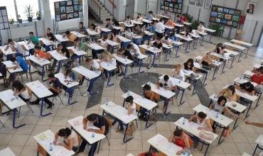 Matura Shtetërore/ 27 mijë nxënës testohen sot në Matematikë! Manastirliu: Jepni më të mirën tuaj